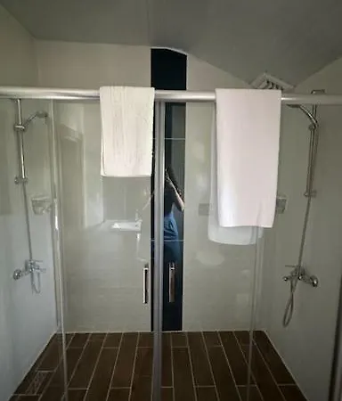 Villa Ormanya Sicak Havuzlu Soemineli Jakuzili