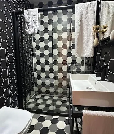 Ormanya Sicak Havuzlu Soemineli Jakuzili Kartepe